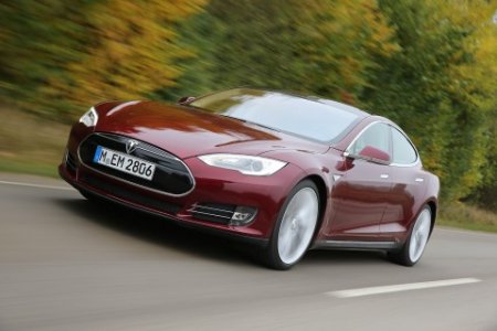 Новая модель Tesla начального уровня выйдет в 2016 году