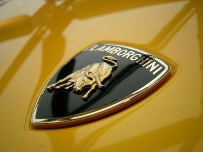 Lamborghini готовит "новинку-сюрприз" к своему юбилею